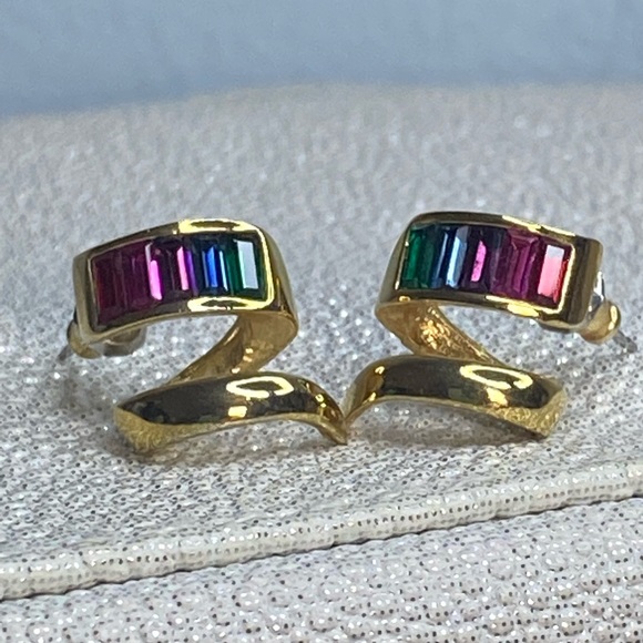 Stunning Earrings - Picture 2 of 6